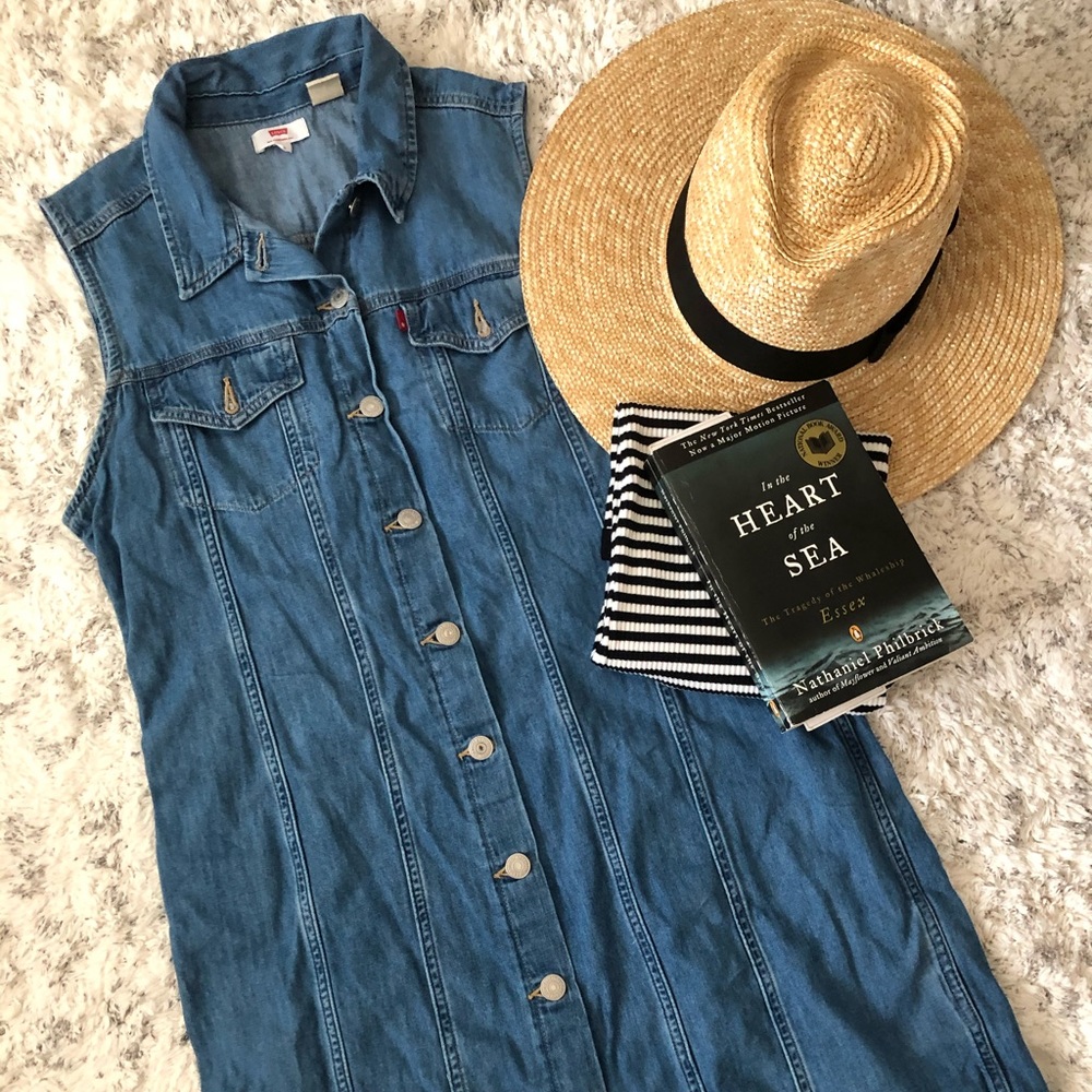 Levi’s stone wash sleeveless denim dress